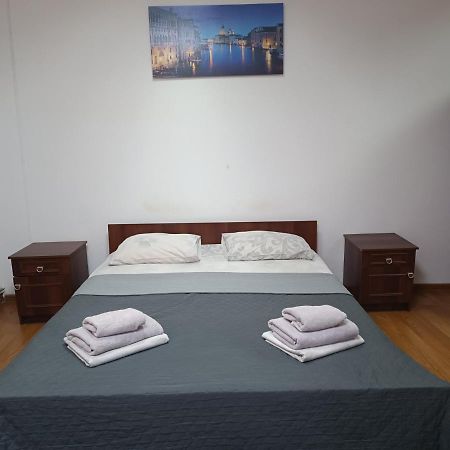 Apartments Domovik On Valenberga 3 Мукачево Экстерьер фото