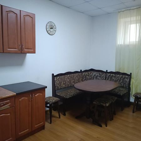 Apartments Domovik On Valenberga 3 Мукачево Экстерьер фото
